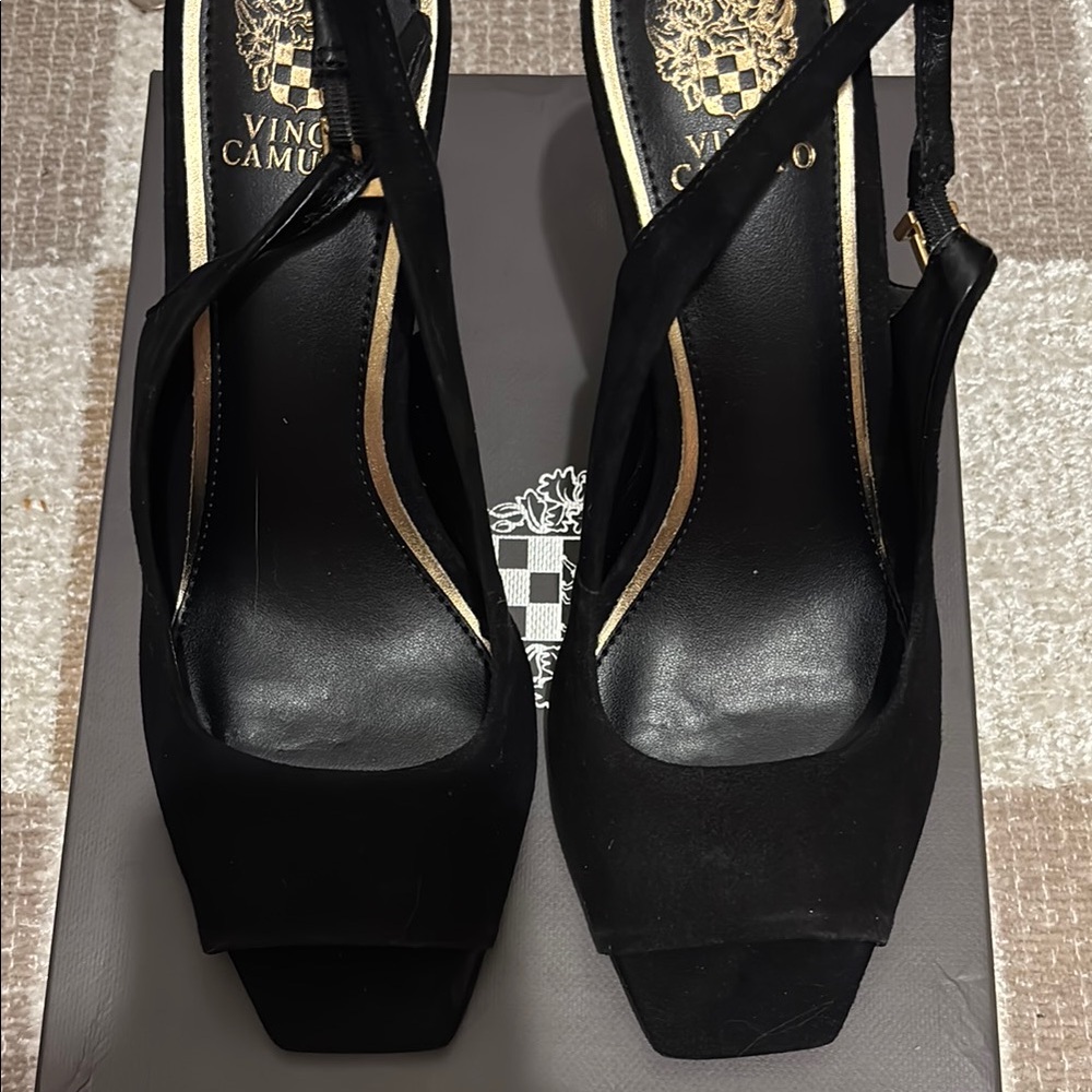 Vince Camuto Black Heels Elegant Leather Design
